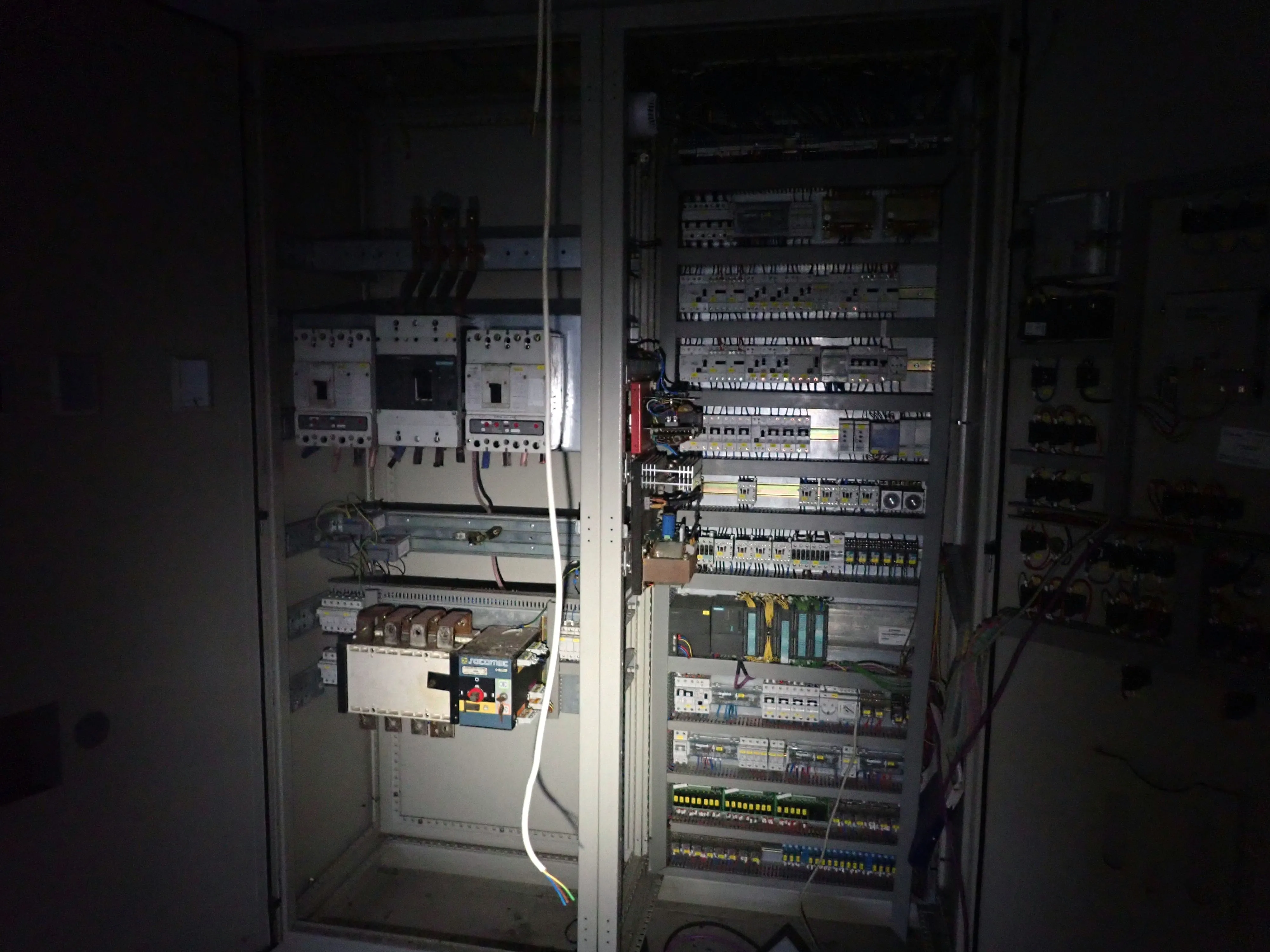 2025-12-08_16.16.22_209.JPG (4000x3000)