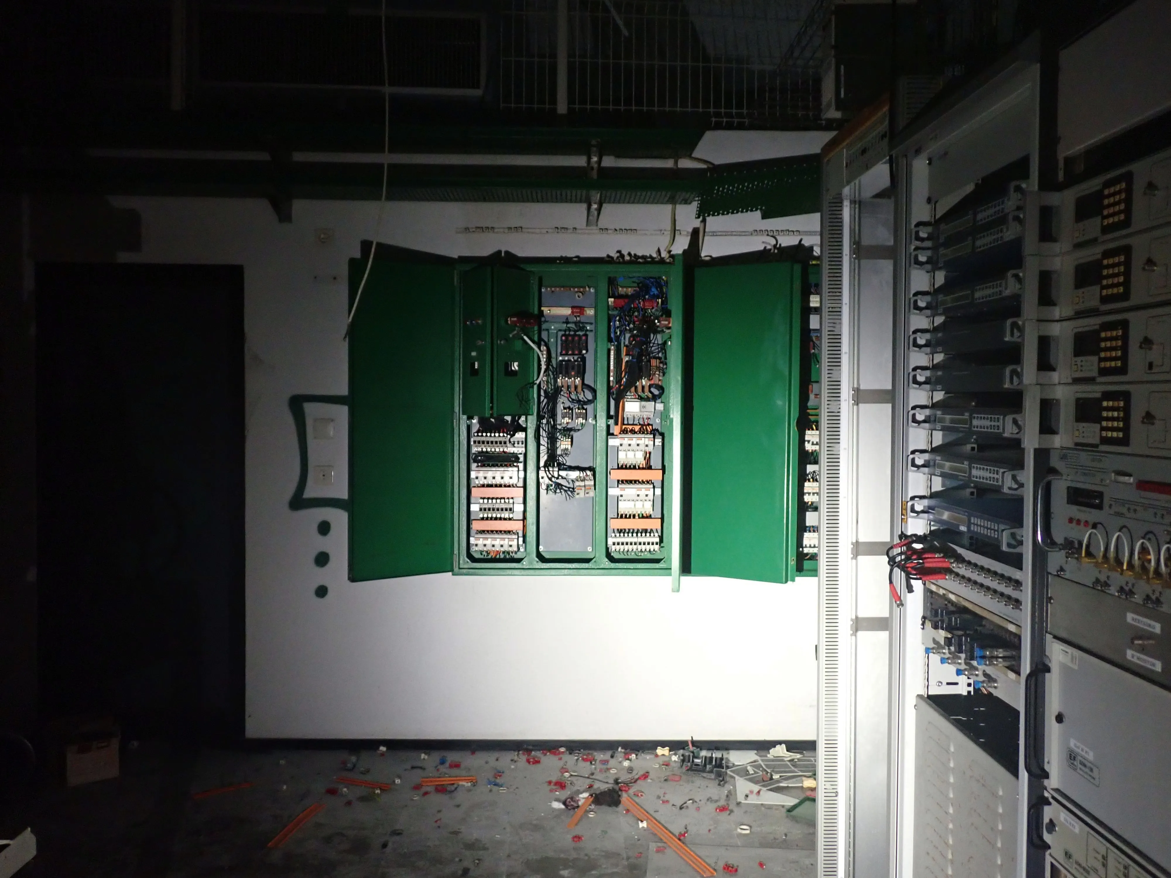 2025-12-08_16.36.32_264.JPG (4000x3000)