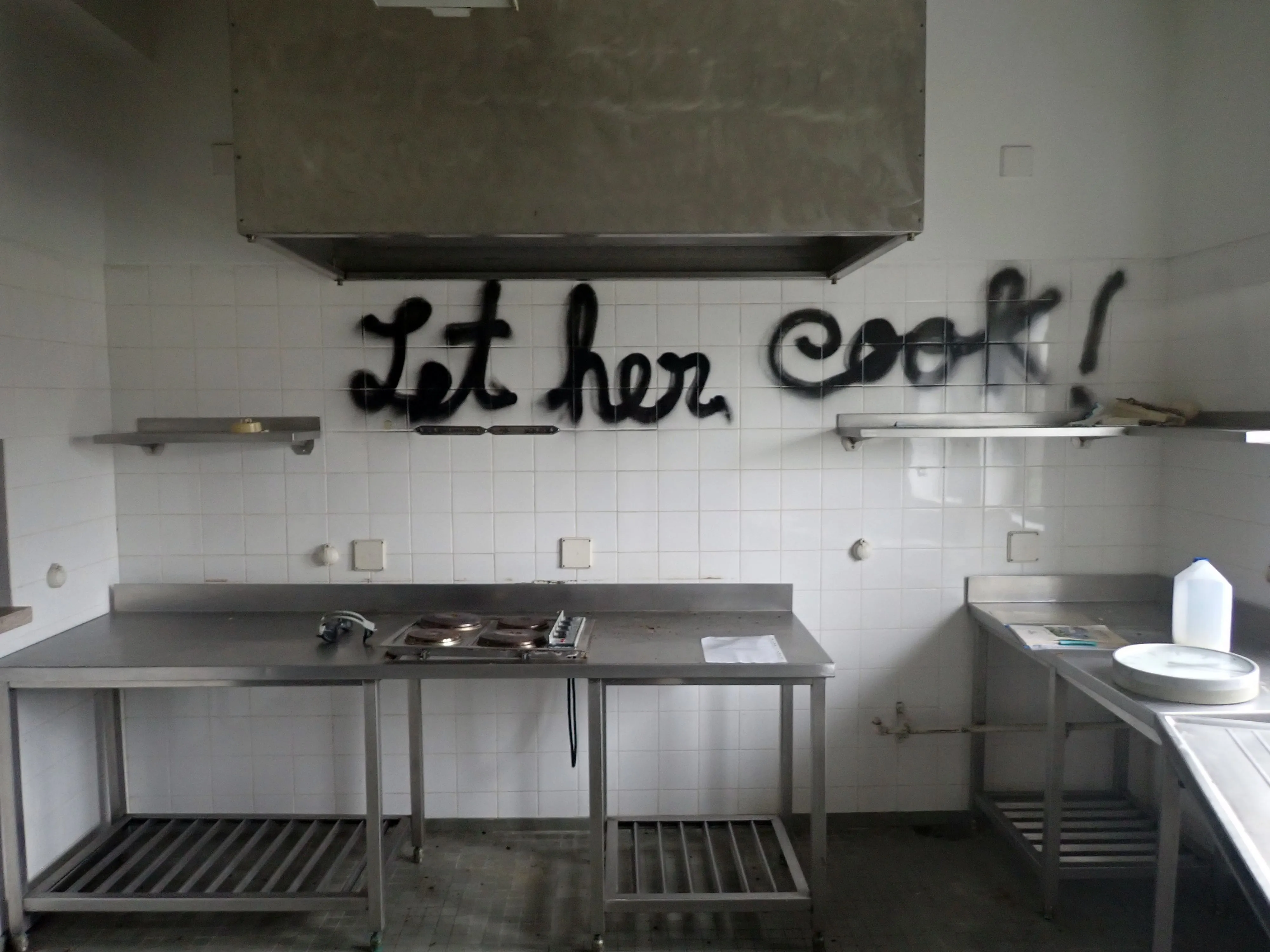 2025-12-08_16.51.47_296.JPG (4000x3000)