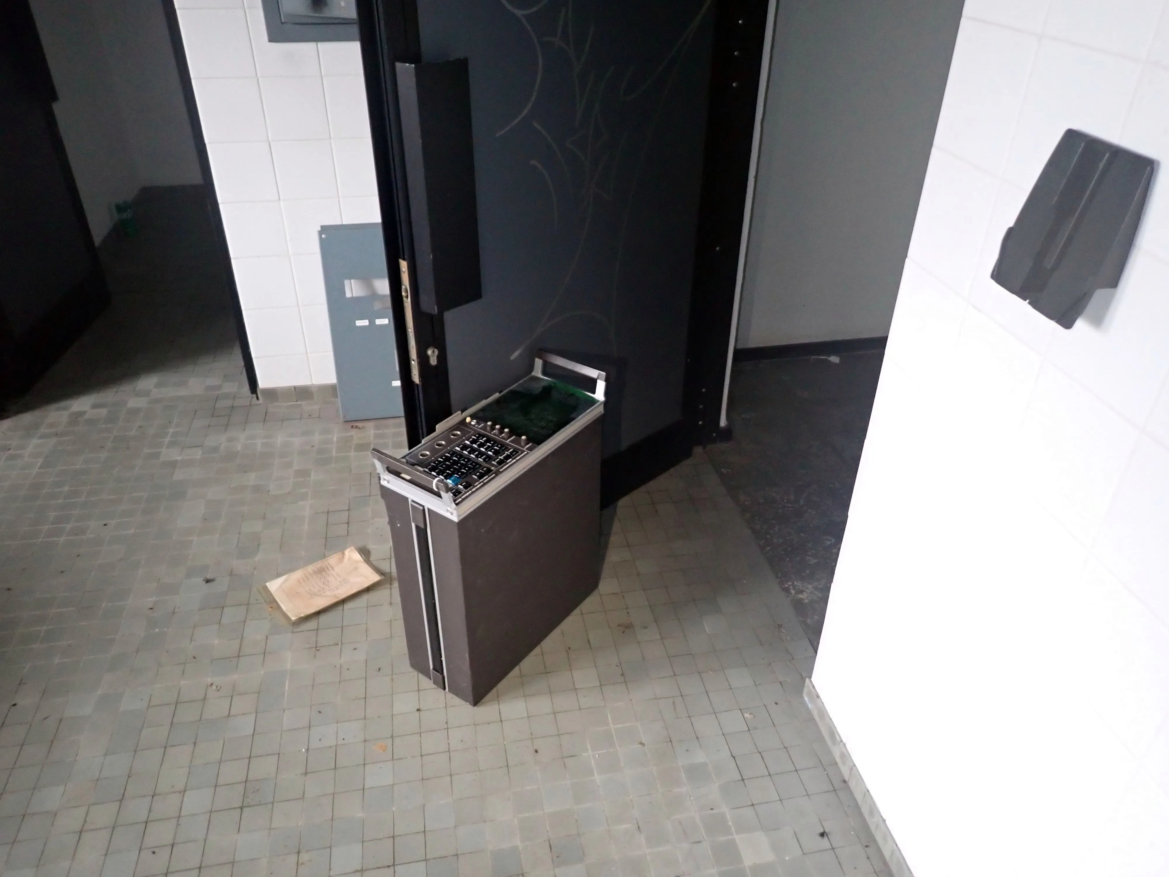 2025-12-08_16.53.07_299.JPG (4000x3000)